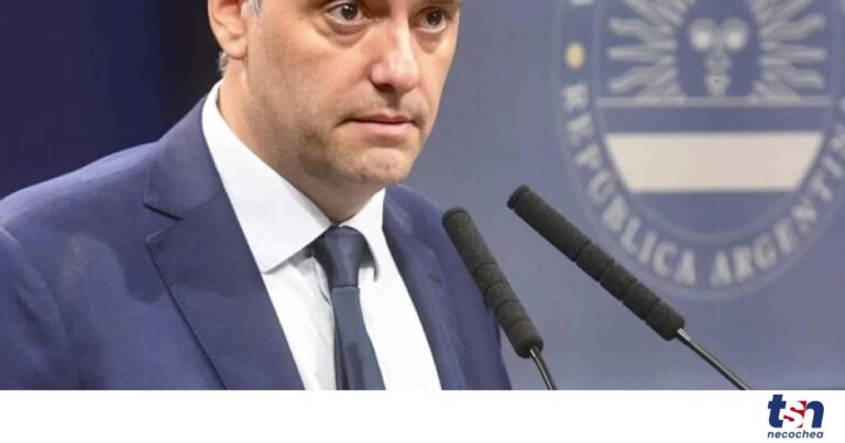 conferencia-de-prensa-de-manuel-adorni-vocero-presidencial-1751758-OG