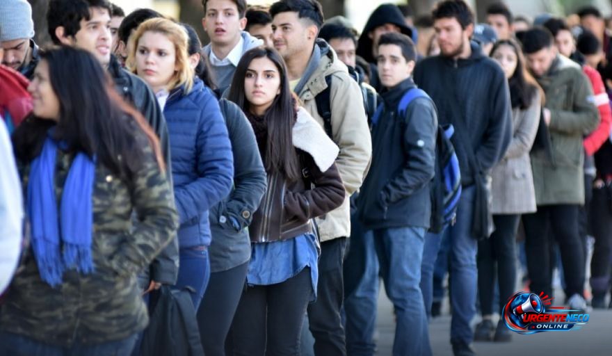 El empleo, el peor frente social del Gobierno de Milei: crecen la informalidad y la vulnerabilidad juvenil