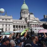 Marcha al Congreso contra la ley que elimina los topes a la compra de tierras por extranjeros
