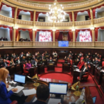 Sigue el fuego amigo en la Legislatura: el massismo le pide explicaciones a Kicillof por los resultados educativos