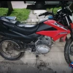Frustran un intento de robo: aprehendieron a dos menores armados con una moto robada