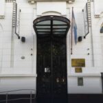 Polémica por los plátanos: el Colegio de Abogados aseguró que tenía autorización