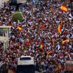 Miles de ceutíes se han concentrado este domingo para pedir soluciones a la crisis migratoria