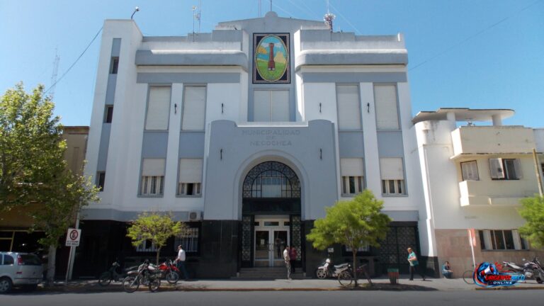 Necochea avanza en la recuperación del Complejo Casino con tasación del Teatro Auditórium y entrega de inmuebles adjudicados